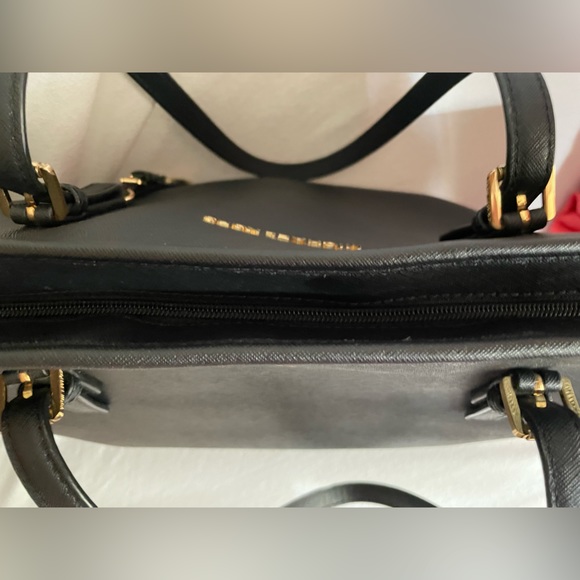 Michael Kors Jet Set Medium Travel Saffiano Leather Tote - Black 30T5GTV… - Picture 12 of 16